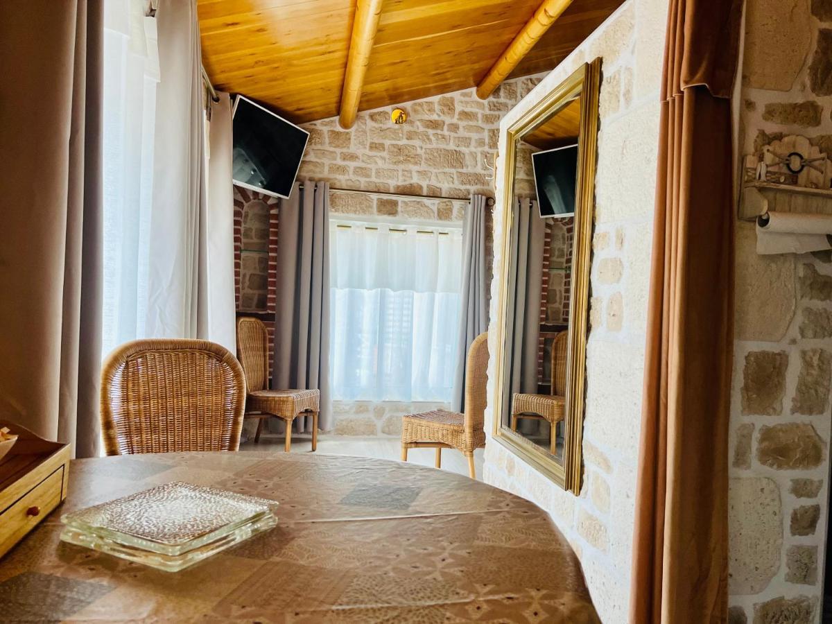 Le Mas Des Mathes, Chambres D'Hotes, Studios Les Mathes Exterior photo